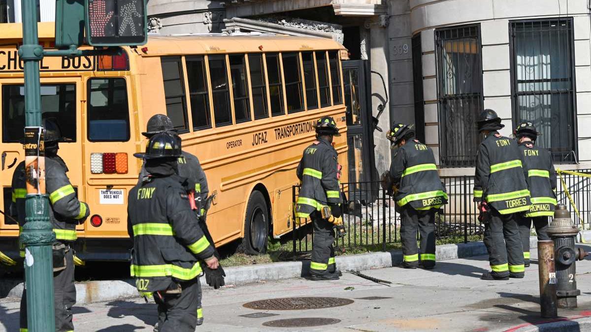 Bus with no students aboard hits Eastern Parkway home, and 26 residents must relocate