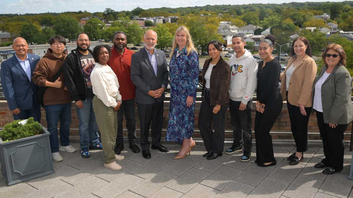 CUNY Reconnect’s free tuition for adults 25 to 55 now serves 9,786 students