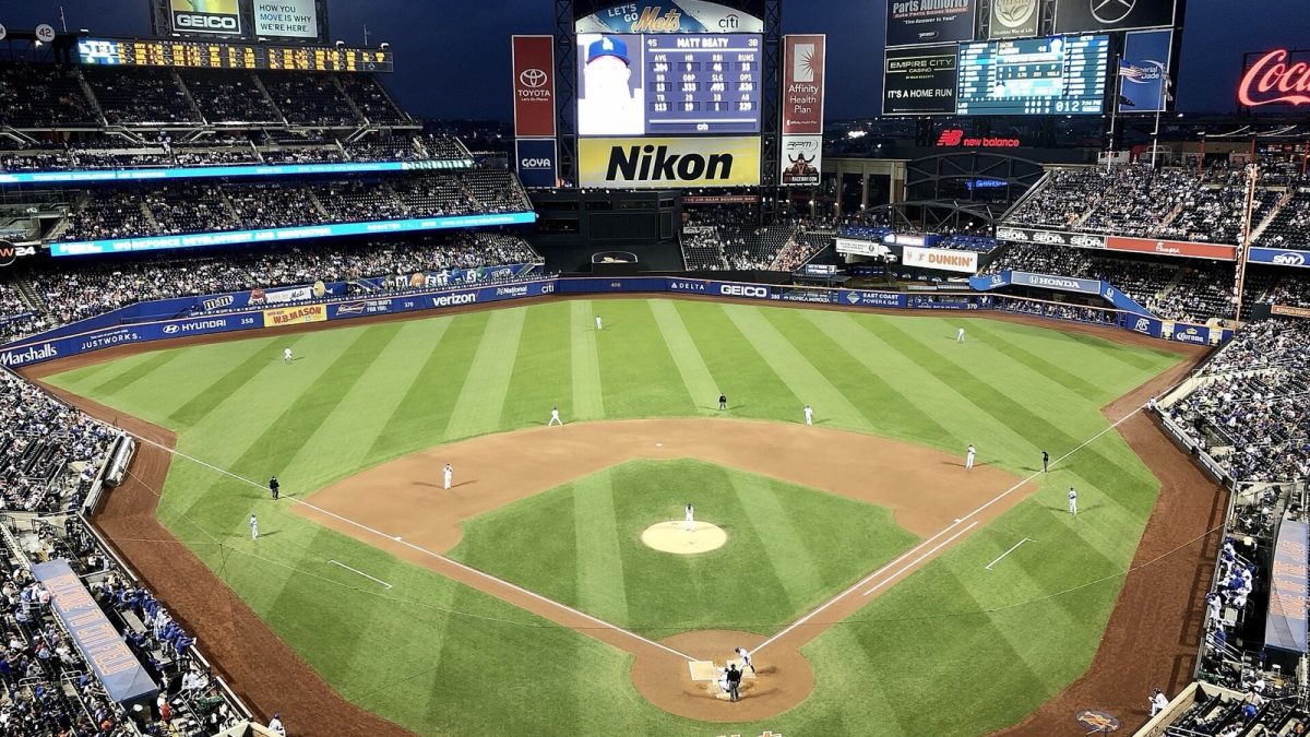 Mets fans chant Howie Rose’s name as the longtime broadcaster calls his final game
