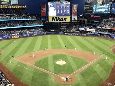 Mets fans chant Howie Rose’s name as the longtime broadcaster calls his final game