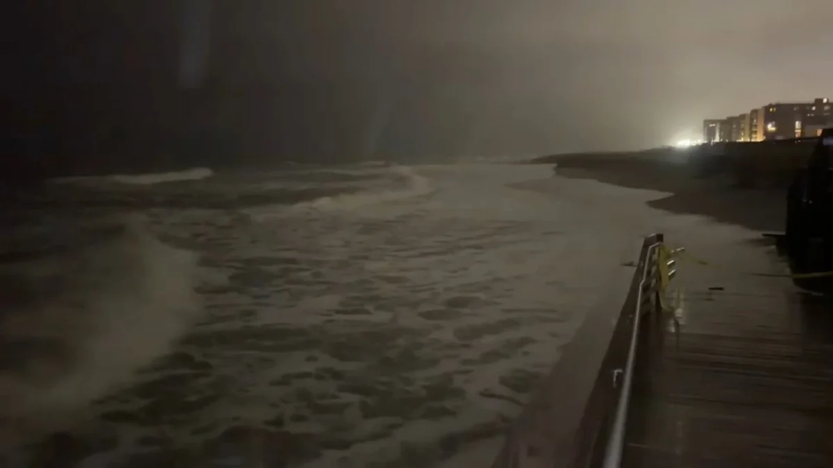 Nor’easter leaves sand cliffs on Long Island beaches and Gilgo State Park shut