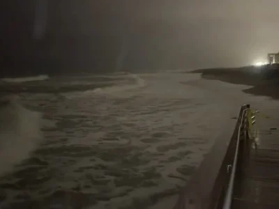 Nor’easter leaves sand cliffs on Long Island beaches and Gilgo State Park shut