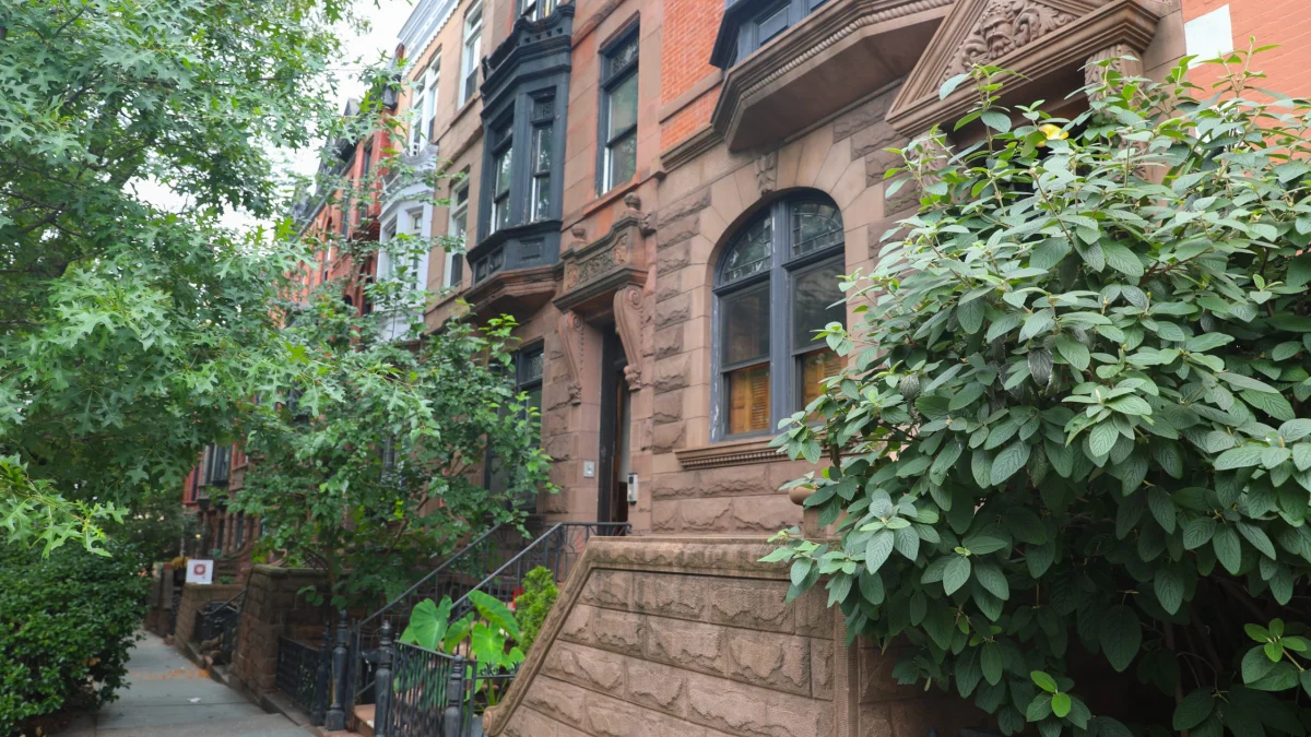 Staten Island judge voids 17,000 pied-à-terre tax notices and orders the city to redo its review