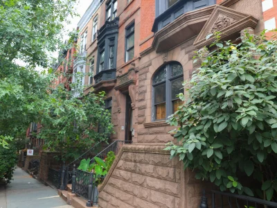 Staten Island judge voids 17,000 pied-à-terre tax notices and orders the city to redo its review