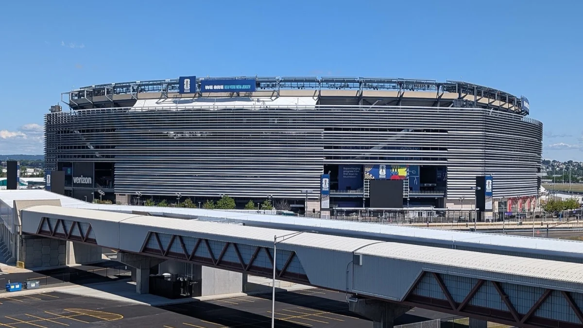 Jets vs. Dolphins at MetLife Stadium 2026: Oct. 25 start time, transit, bag policy