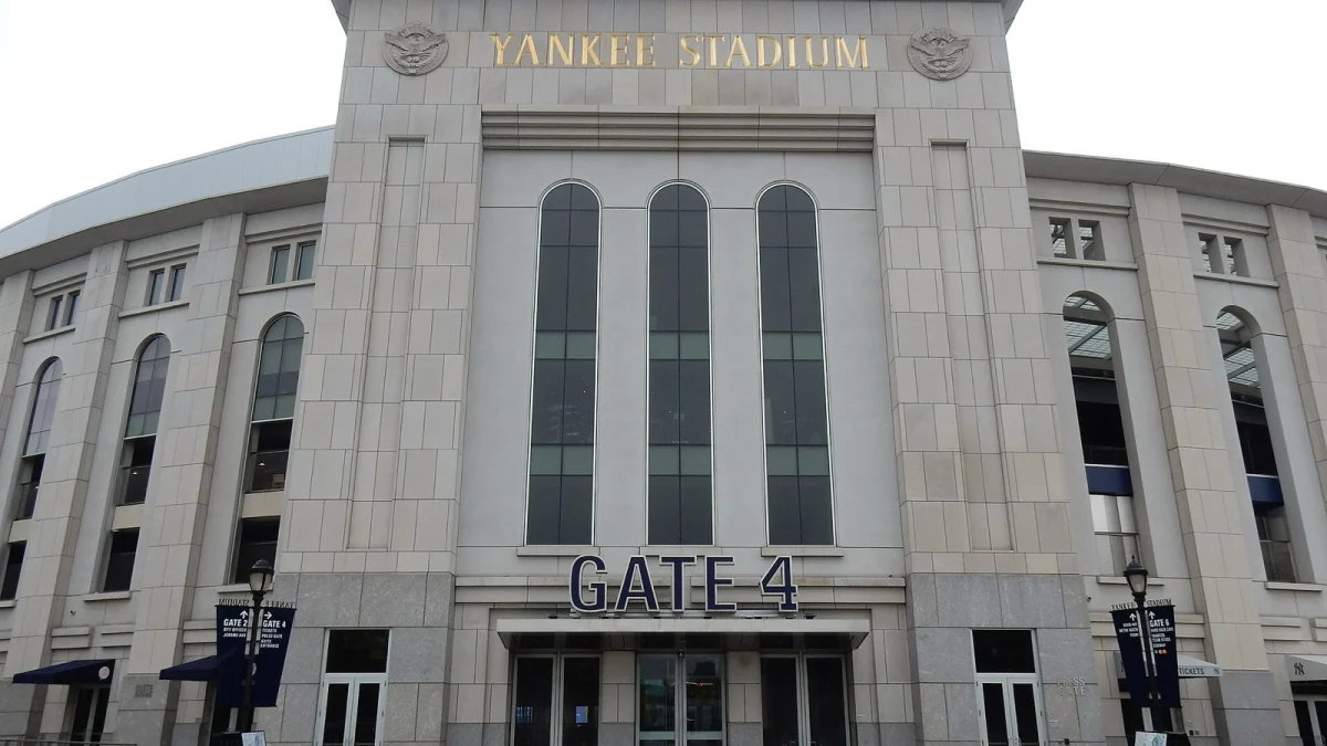Yankee Stadium: how to get there by subway and train, parking, entry and bag policy