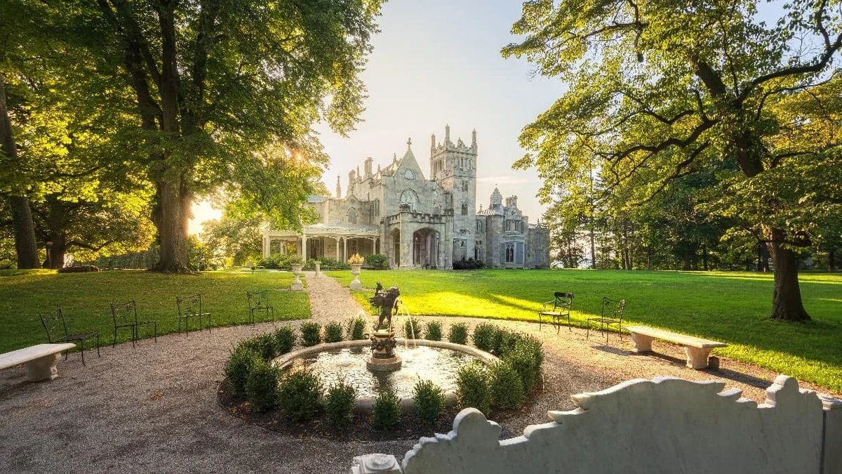 Last chance for Lyndhurst’s Gothic Market: oddities, food trucks and a Halloween mansion