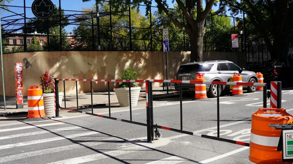 Hudson Square school block gets the city’s first permanent School Street gates