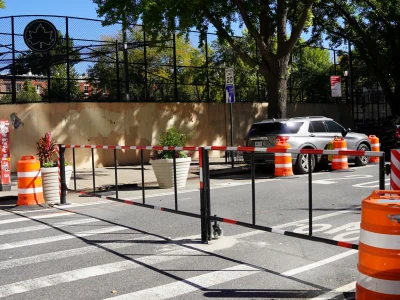 Hudson Square school block gets the city’s first permanent School Street gates