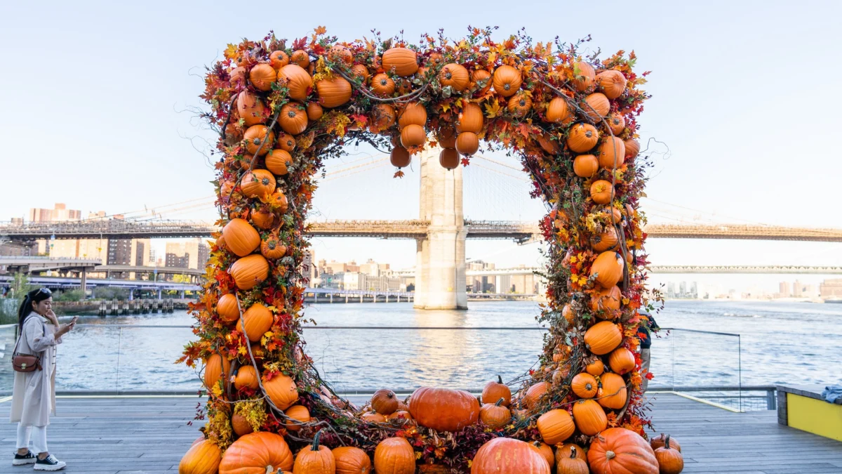 Pier 17’s glowing 10-foot pumpkin arch is back Oct. 22, and it’s free