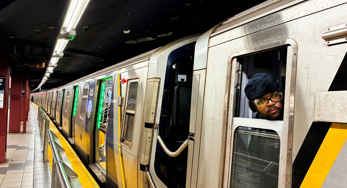 What NYC subway conductors must check before a train leaves the platform