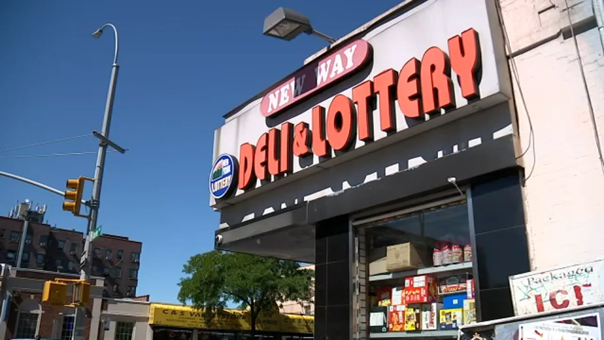 Bodega and supermarket owners rally to sell wine and liquor in New York